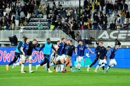Liga Italia Semalam : Inter Milan  dan AC Milan Kandaskan Lawan-Lawannya