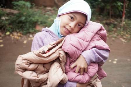 UNIQLO Indonesia Ajak Pelanggan Donasikan Pakaian Bekas Melalui Program RE.UNIQLO