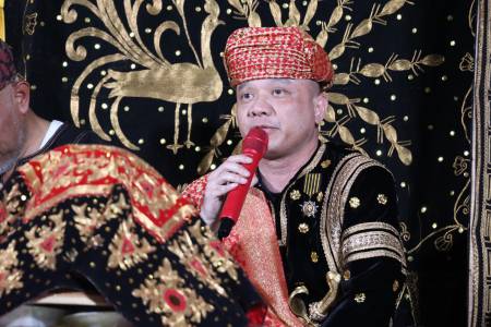 Irjen Pol Teddy Minahasa Serahkan 7 Benda Pusaka Raja Raja Minangkabau