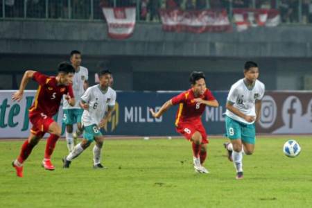 Timnas Indonesia U-19  Ditahan Imbang Timnas Vietnam-19 0-0