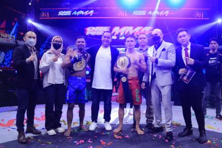   One Pride MMA Fight Night 61 Fight Of Champions :    Billy Pertahankan Gelar,  Suwardi Rebut Sabuk Juara Kelas Flyweight