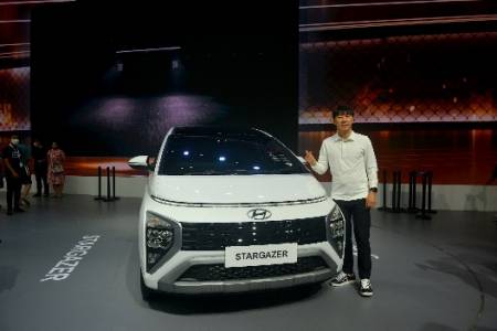 Shin Tae-yong Rasakan Pengalaman bersama STARGAZER di Booth Hyundai di GIIAS 2022