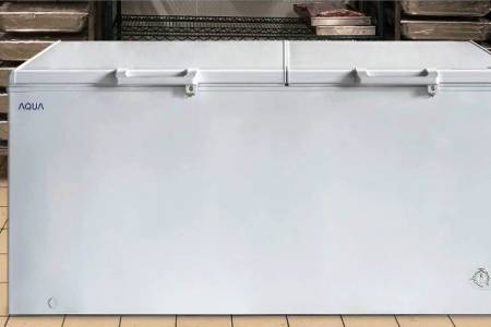 Chest Freezer Jaga Makanan Tetap Beku & Segar, Kapasitas Lebih Besar