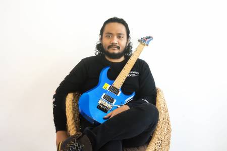 Patrick Lesmana Rilis Album Instrumental Gitar Perdana Berjudul "Yabai"