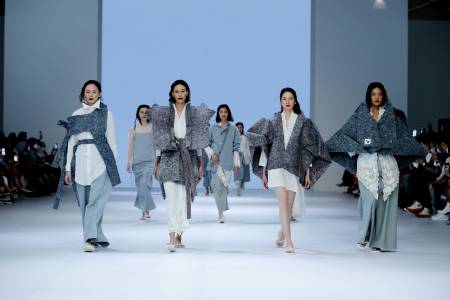 Sejauh Mata Memandang Luncurkan Koleksi Bertajuk 'Baur' di Jakarta Fashion Week 2023