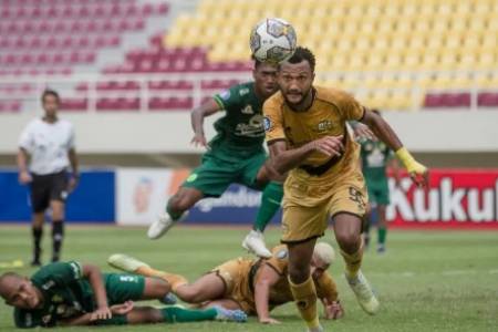 Liga 1 2022/2023: Persebaya Sukses Taklukan Dewa United, Persis Solo Kandaskan Persik Kediri 3-1