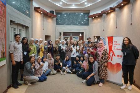 Tingkatkan Daya Saing UKM Lokal Bandung,  UNIQLO Tambah Lokasi Neighborhood Collaboration  dan Beri Pelatihan UKM