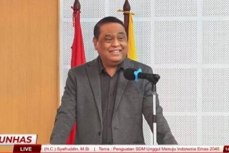 Kuliah Umum Komjen Pol (Purn) Dr. H. Syafruddin Kambo, Msi di Unhas: Penguatan SDM Menuju Indonesia Emas 2045
