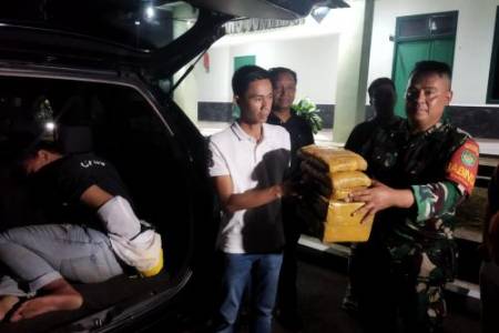 Aksi Anggota TNI Tangkap Kurir Narkoba di Cibinong