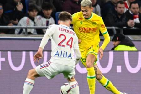 Liga Perancis 2022/2023: Olympique Lyon vs Nantes  Sama Kuat 1-1
