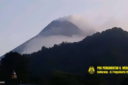 Gunung Merapi Alami 35 Kali Gempa Guguran