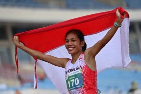 Odekta Elvina Bersama Agus Prayoga Raih Emas Maraton untuk Indonesia