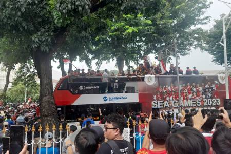 Animo tak Terbendung, Bus Arak-arakan Timnas U-22 Tersendat di Kawasan Senayan