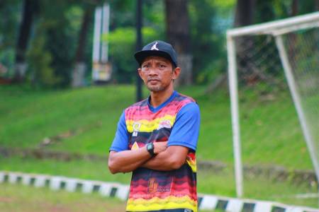 Mantan Kapten Persija Jakarta, Aris Indarto:  Sekolah Tetap yang Utama, Sepakbola Berjalan Mengiringi! 