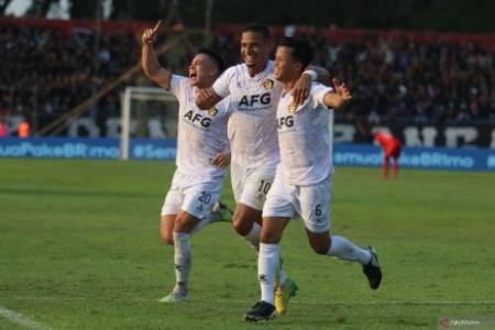 Liga 1 2023/2024: Persik Kediri Bungkam Arema FC 5-2