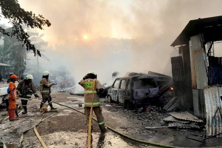 Kebakaran Hebat 2 Lapak di Pemukiman Warga Kampung Pengarengan, Warga Ada yang Kestrum!