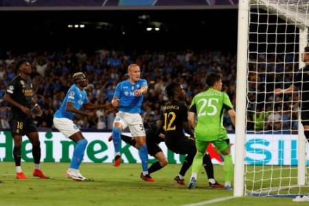 Napoli Disungkurkan Real Madrid dengan Skor 2-3