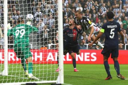 Liga Champions 2023/2024: Newcastle Gasak PSG 4-1, Barcelona Menang Tipis atas Porto 1-0