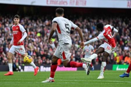 Liga Inggris 2023/2024: Arsenal Libas Sheffield United 5-0, Brentford  Hajar Tuan Rumah Chelsea 2-0