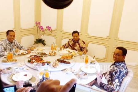 Presiden Jokowi Jamu Makan Siang 3  Bacapres  di Istana Merdeka