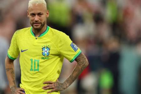 Alami Robek Ligamen, Neymar Jr akan Jalani Operasi Lutut di Brazil
