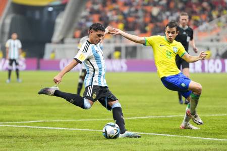 Argentina ke Semi Final PD U-17 2023: Hattrick Claudio Echevveri Hancurkan Timnas Brazil U-17
