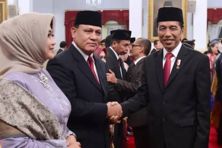Presiden Jokowi Berhentikan Firli Bahuri sebagai Ketua KPK, Ini Penggantinya!