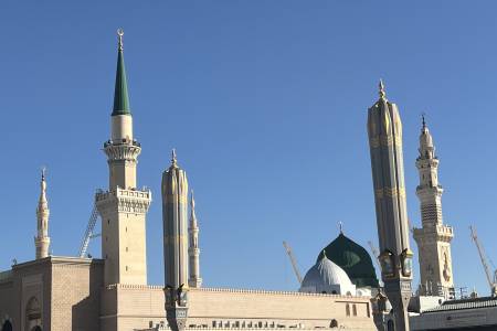 Kisah Dua Menara dan Qubah Masjid Nabawi