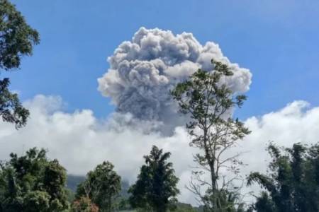 Gunung Marapi di Sumatera Barat kembali Alami Erupsi 