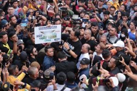 Anies Awali Kampanye di Provinsi Kalimantan Barat dengan Kunjungi Pasar Flamboyan