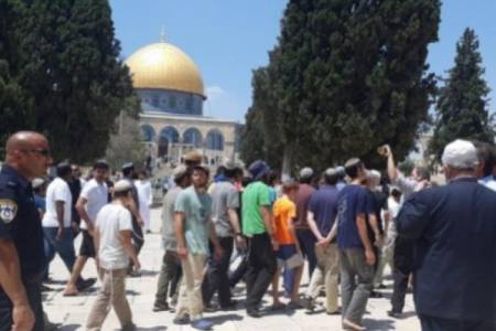 Memalukan! Warga Israel Kembali Bobol Al Aqsa dengan Dikawal Tentaranya