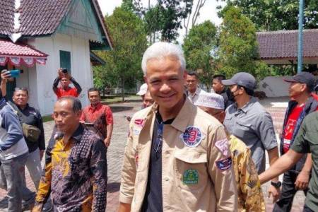 Ganjar Respon Isu Mundurnya Dua Menteri Jokowi