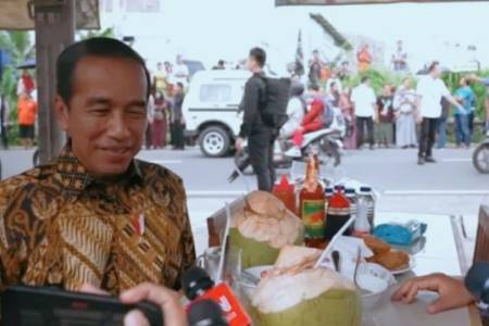 Presiden Jokowi  Akui Bicarakan Politik Global hingga Nasional dengan Sri Sultan Hamengku Buwono X
