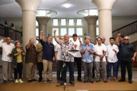 Guru Besar UGM Kritik Jokowi, Dianggap Telah Menyimpang Proses Demokrasi!!