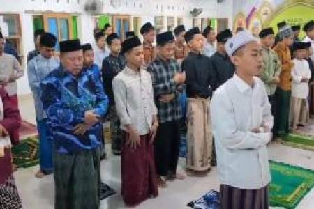 Heboh di Indramayu, Sholat Tarawih Super Kilat , 23 Rakaat Hanya dalam 7 Menit