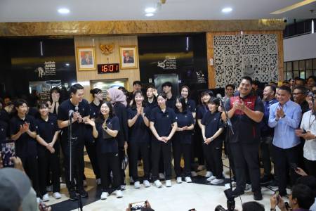 Sambut Hangat Megawati dan Ball Red Sparks, Menpora Dito: 