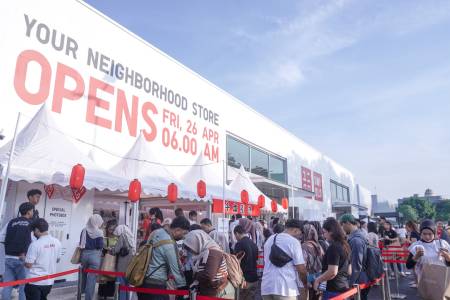 UNIQLO HIVE HARAPAN INDAH dengan Konsep Neighborhood Store Resmi Dibuka