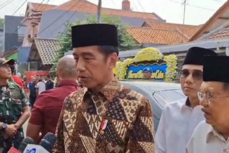 Presiden Jokowi Sampaikan Salam Duka Cita atas Wafatnya Wapres ke-9 Hamzah Haz 