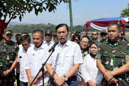 Luhut; Hak Pribadi Airlangga yang Mundur dari Kursi Ketum Partai Golkar