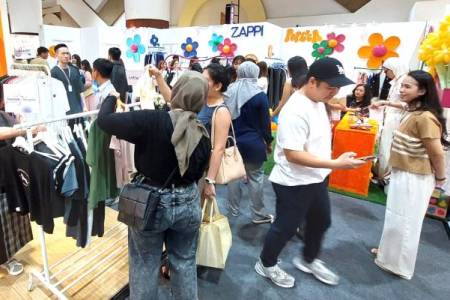 Lebih dari 60% Orang Indonesia Beli Skincare dan Fashion Lewat E-Commerce, Brand Lokal Mendominasi