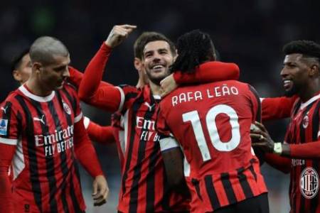 Liga Italia 2024/2025: AC Milan Gasak Lecce 3-0