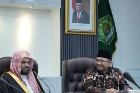 Menag Yaqut Ungkap: Kedatangan Imam Besar Masjid Nabawi Pererat Hubungan Dua Negara