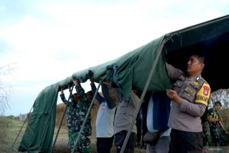 Gabungan Personel TNI dan Polri Siaga Disejumlah Titik Lokasi Jatuhnya Pesawat SAM Air 