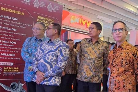 Di Tengah Dinamika Global, OJK Perkuat Pengawasan Industri Fintech