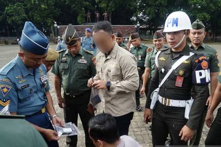 TNI Cek Mendadak Gawai Prajurit dan PNS untuk Mencegah Judi Online