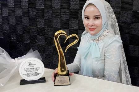 Bersinar di AkhirTahum 2024, dr. Ayu Widyaningrum Raih 2 Penghargaan dari Yayasan Miss Indonesia dan Highend Award