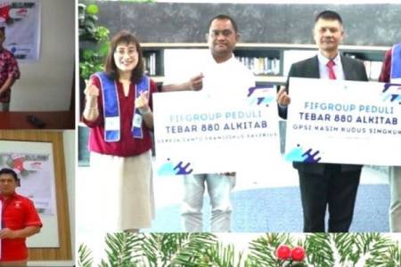 Sambut Natal 2024, FIFGROUP Bagikan 880 Alkitab di Delapan Gereja di Indonesia