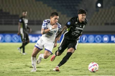 Liga 1 2024/2025: PSS Sleman Tekuk PSIS Semarang 2-1