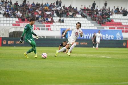 4 Saves Redondo Membawa Malut United Menang 3-1 di Markas PSIS