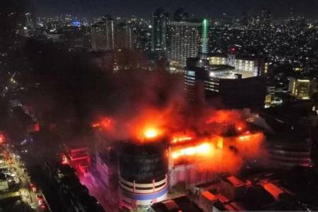  Glodok Plaza Terbakar, Ledakan dan Dentuman Keras Terdengar!